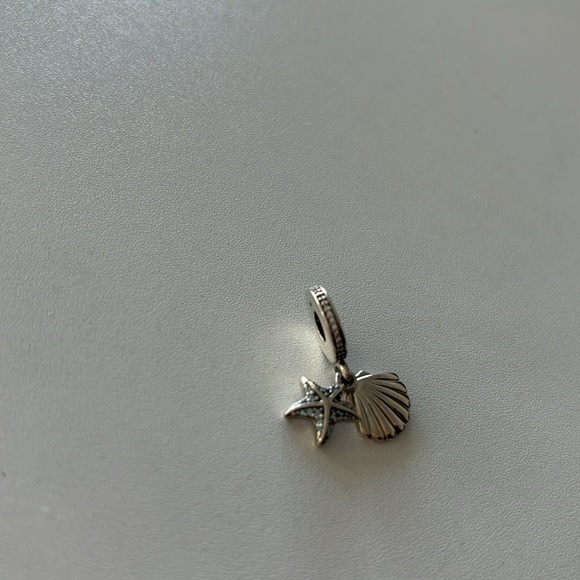 Pandora seashell and starfish charm - Picture 3 of 3